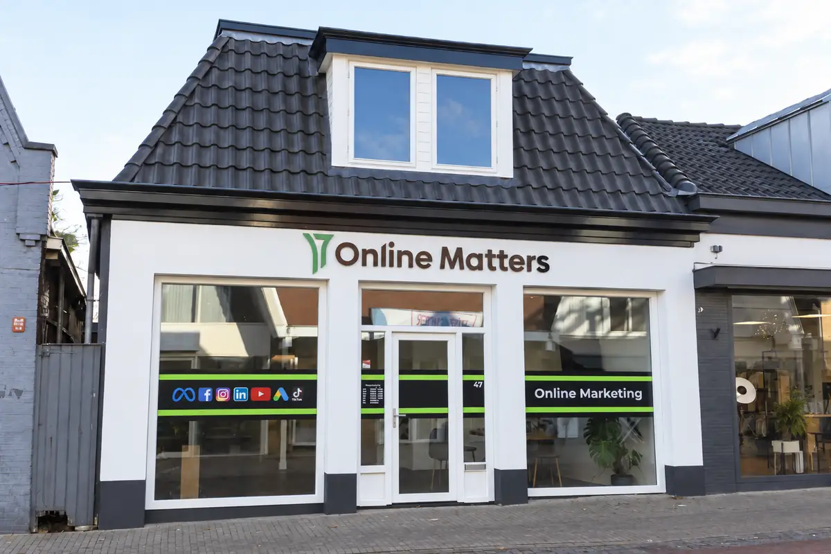 Het pand van Online Matters aan de Van Harenstraat 47 in Wolvega